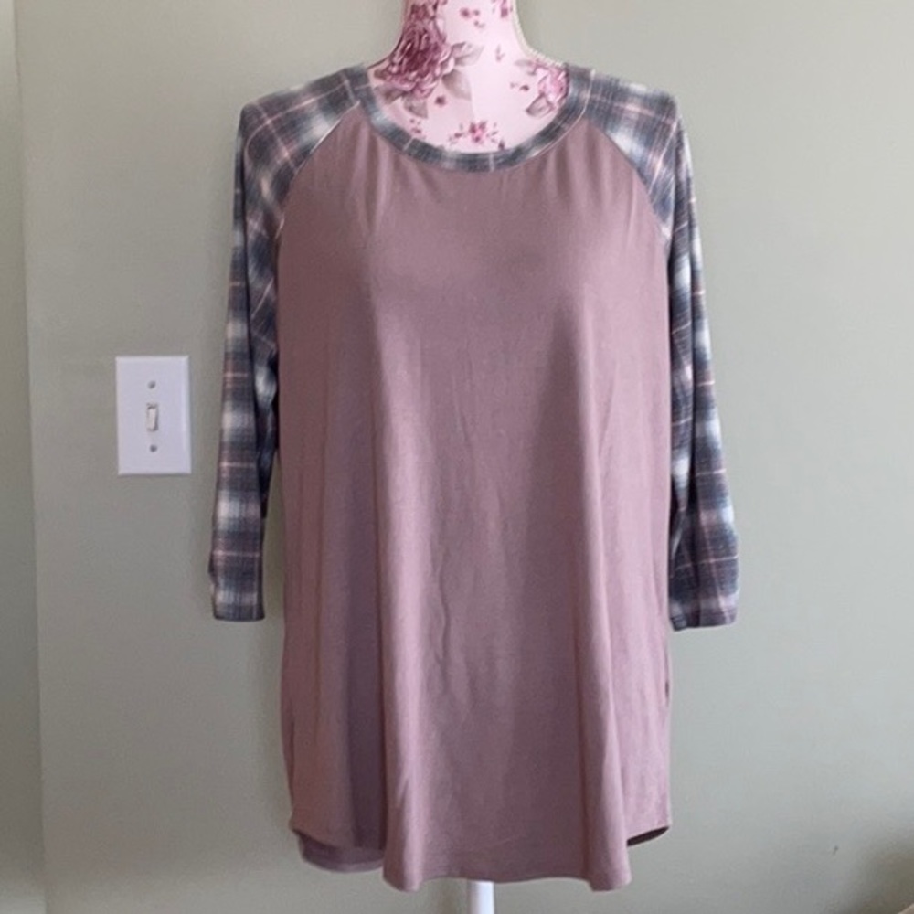 Maurices Fitted baseball Tee XLarge